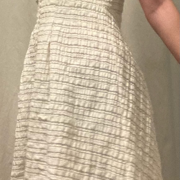 White summer dress - Picture 4 of 6